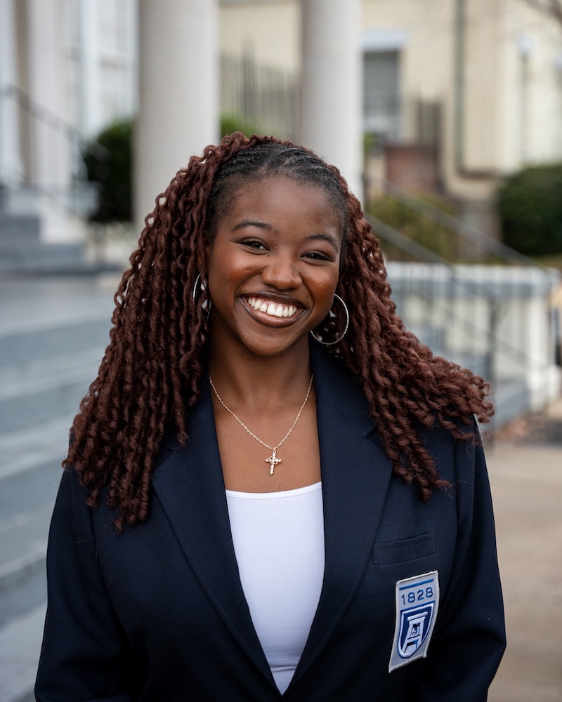 photo of Tobi Clinton