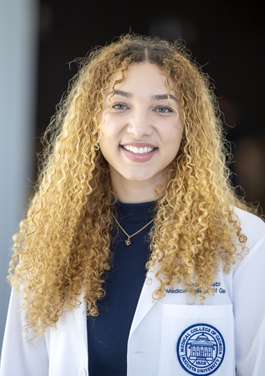 photo of Nadia Talebi