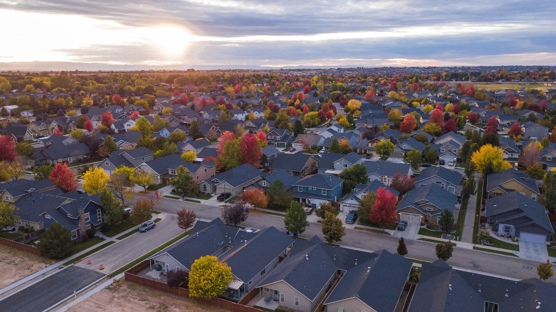 Photo of a neighborhood of houses