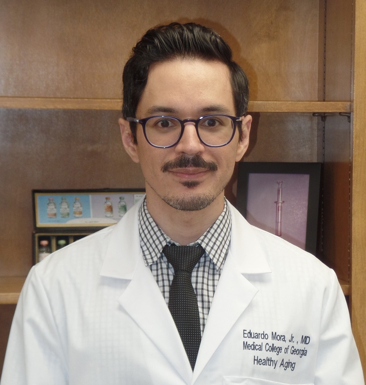 photo of Eduardo Mora, MD