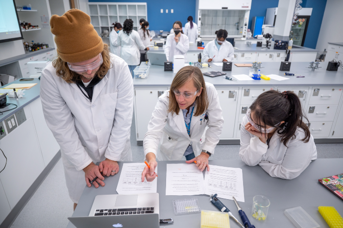 students working in lab 