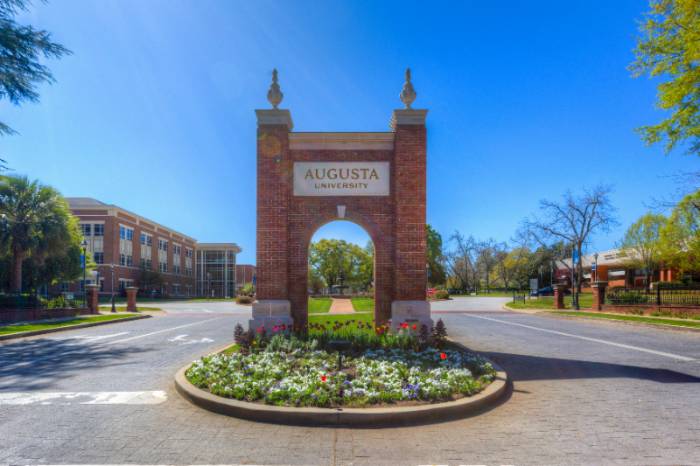 Summervile Campus Entrance