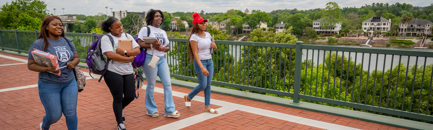 AU students walking downtown