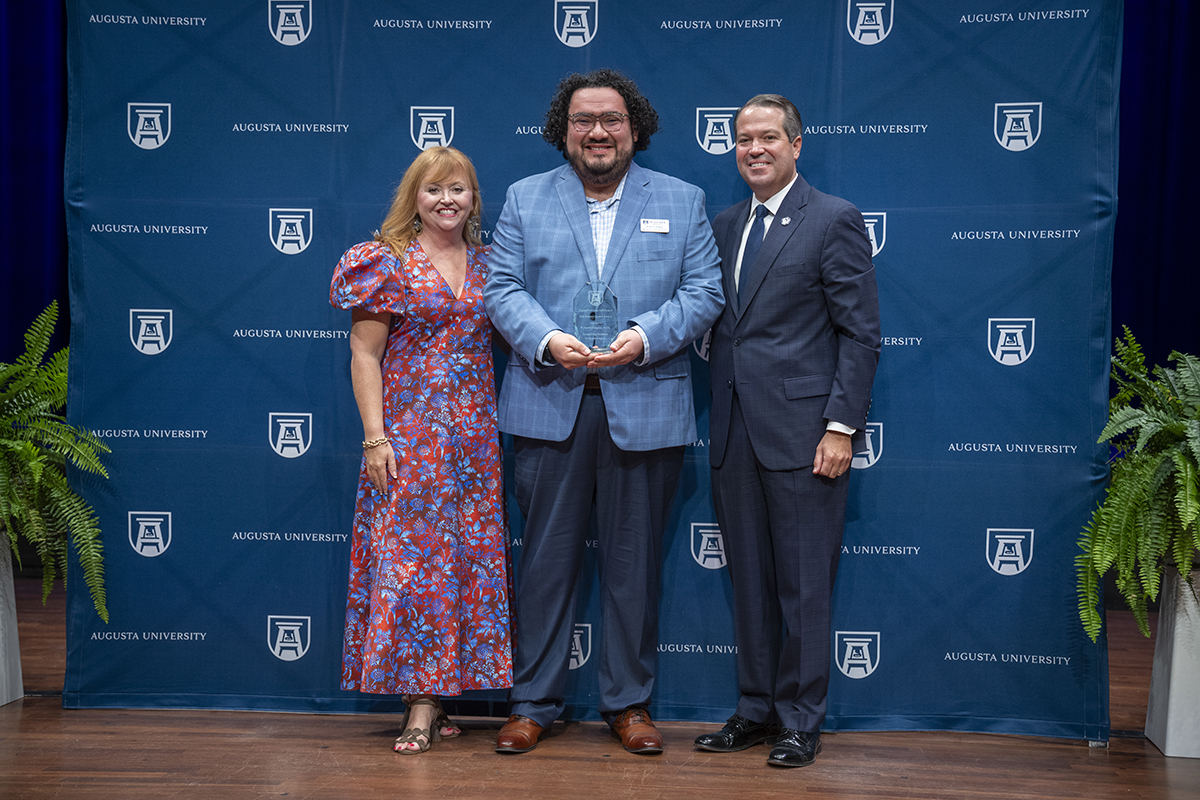 Roberto Aragon with President Keen and First Lady Keen