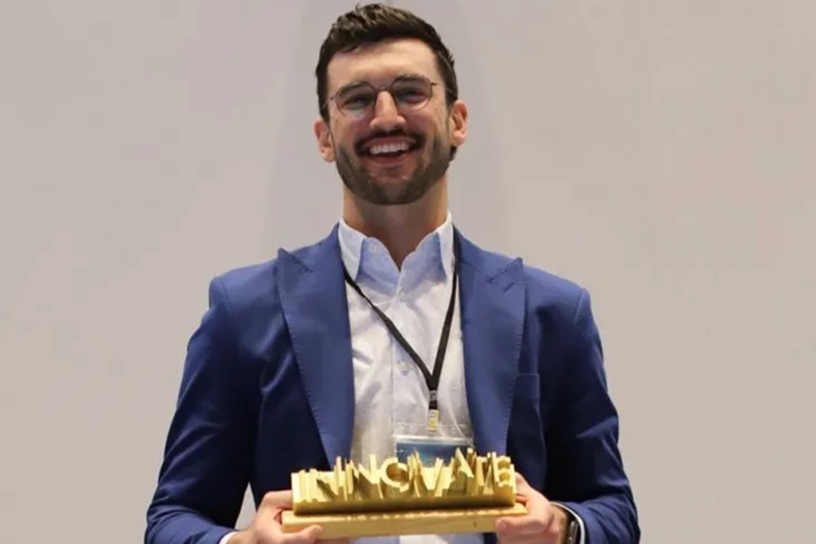 photo of Graduate First Place: