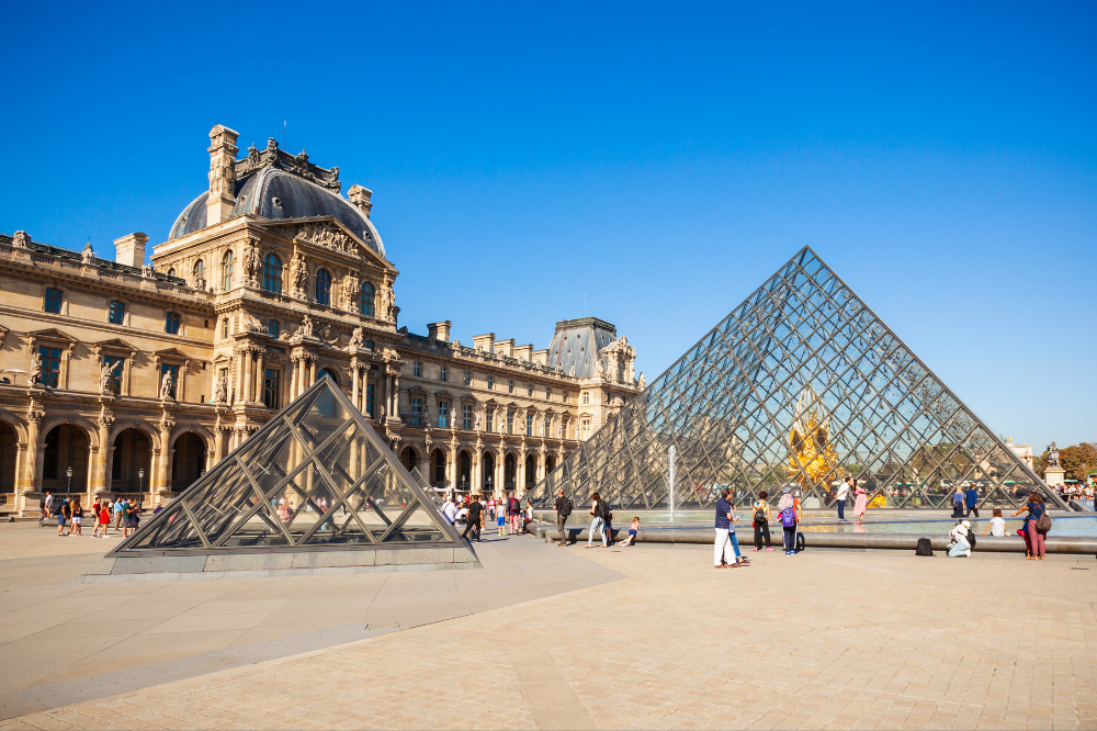 louvre in france