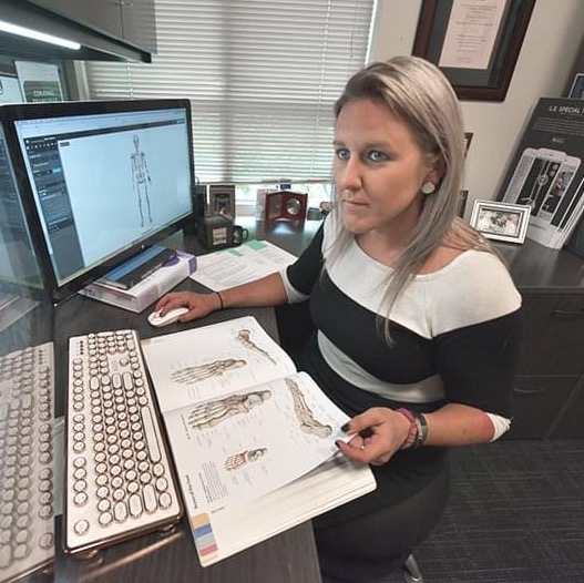 photo of Lynsey Steinberg, MSMI, CMI