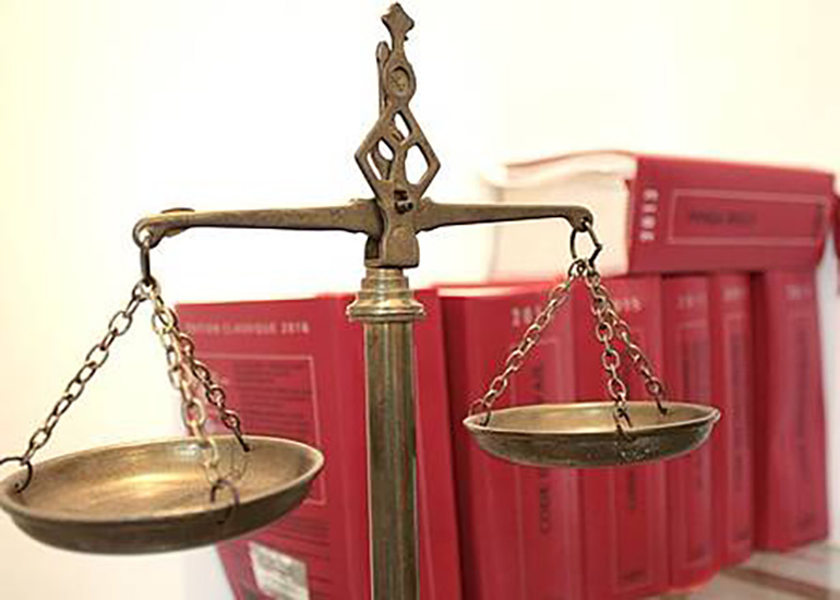 law balance scale